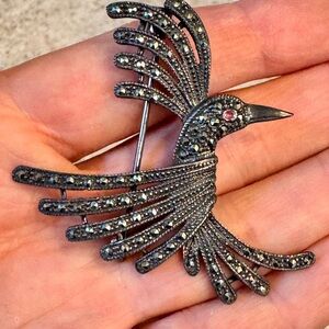 Vintage 925 Sterling Silver Marcasite Bird Brooch with Pink Eye Stone